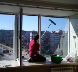 Мытье окон в однокомнатной квартире Пангоды